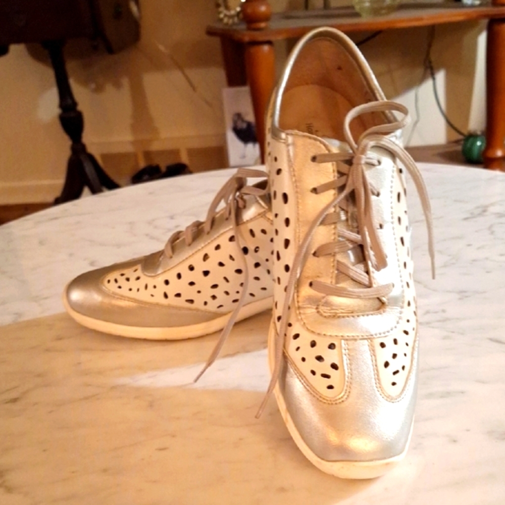 Ross Hommerson Women's Silver And White Lace-Up Shoes Size 11